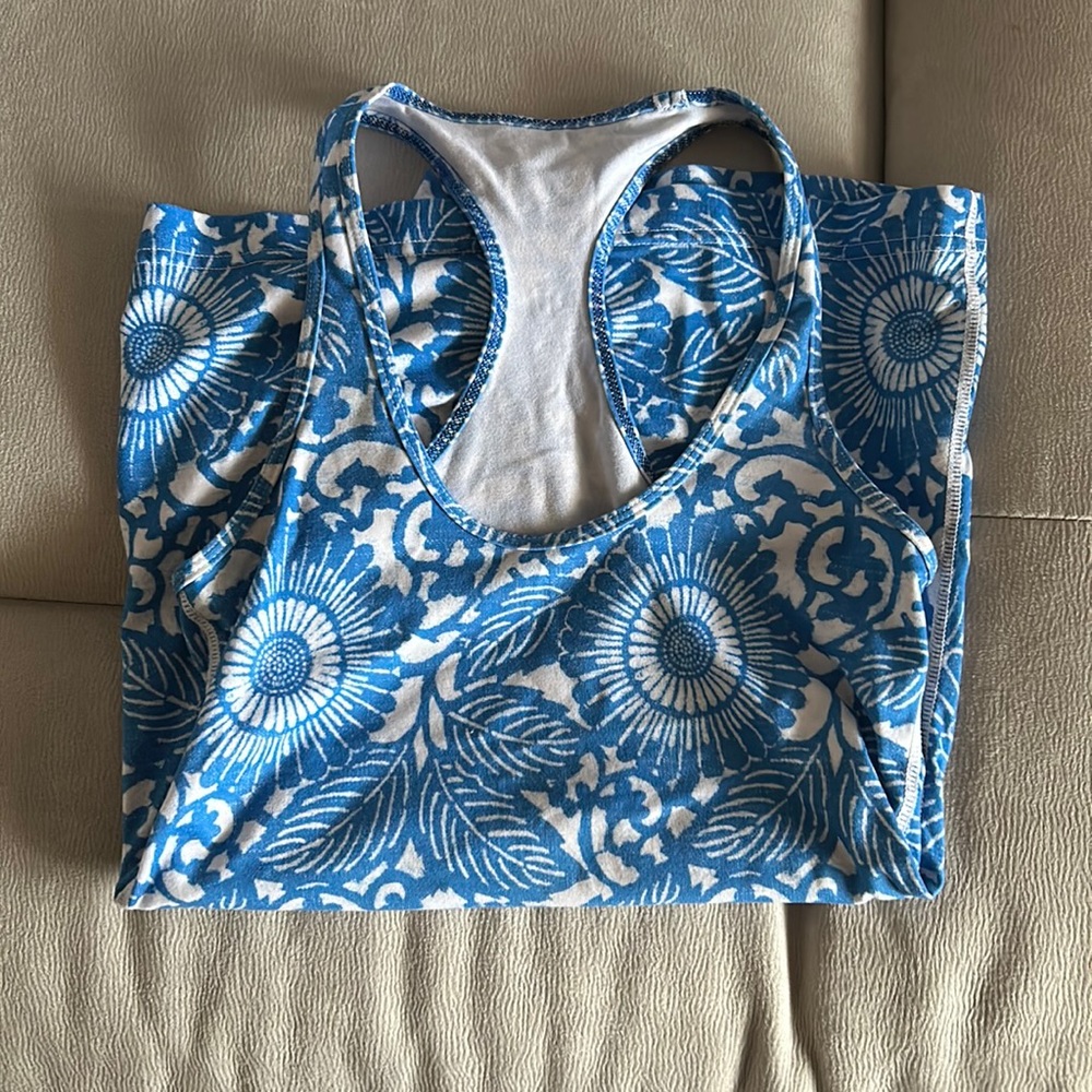 Lululemon tank